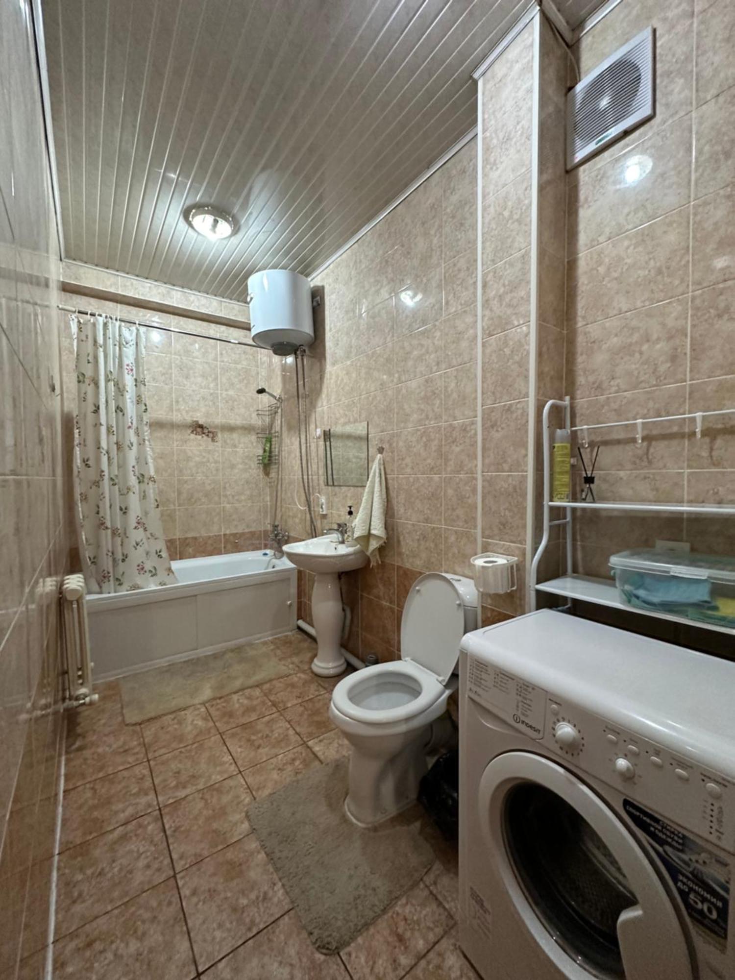 1-Room Apart. 21 On Usenbaeva 52 Near Eurasia Shopping Center Bisjkek Buitenkant foto